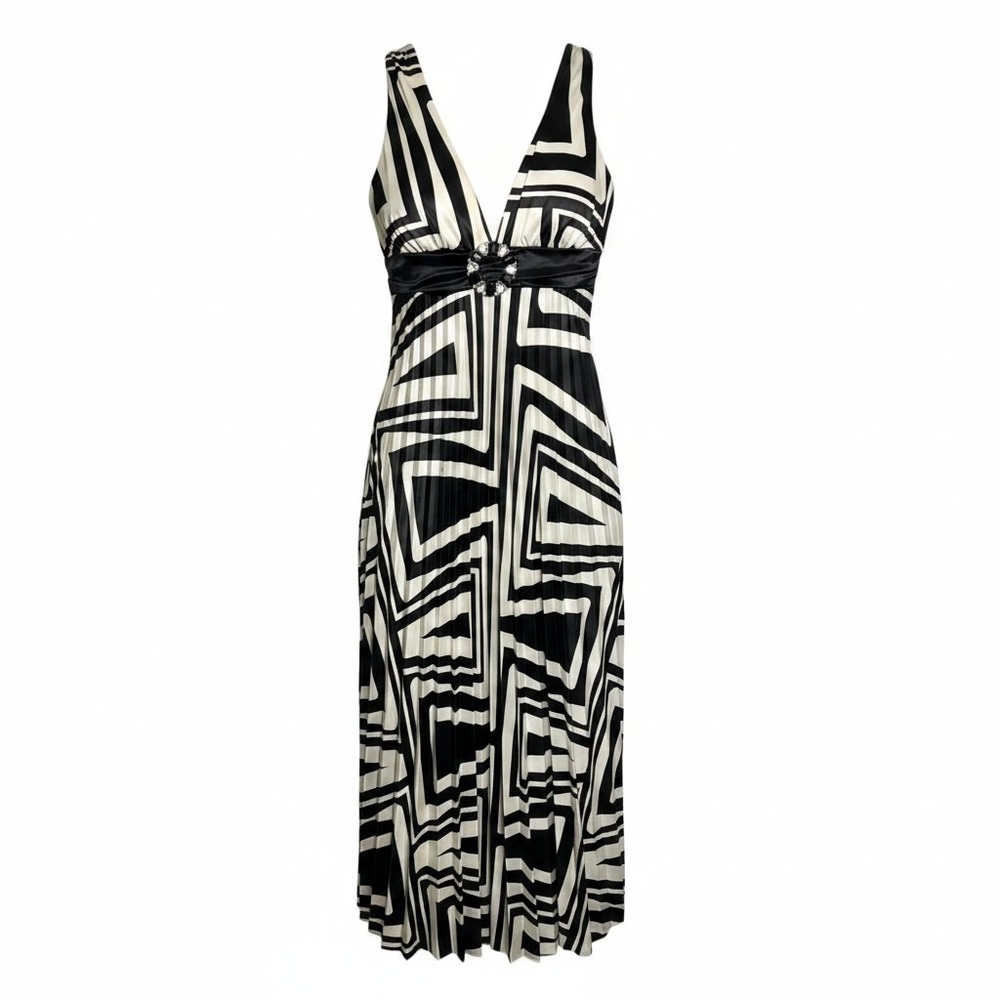 Sequin Hearts‎ Black White Geometric Pleated Maxi Dress Rhinestone Brooch Medium